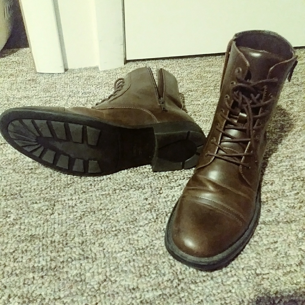 LNLISTED boots